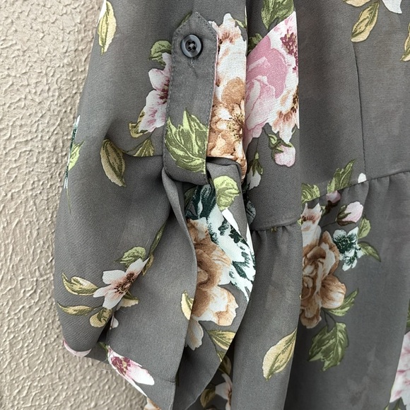 Women’s Plus Torrid Gray Floral Lexie Chiffon Babydoll Tunic Top Sheer Hi Low 1X - Picture 3 of 7